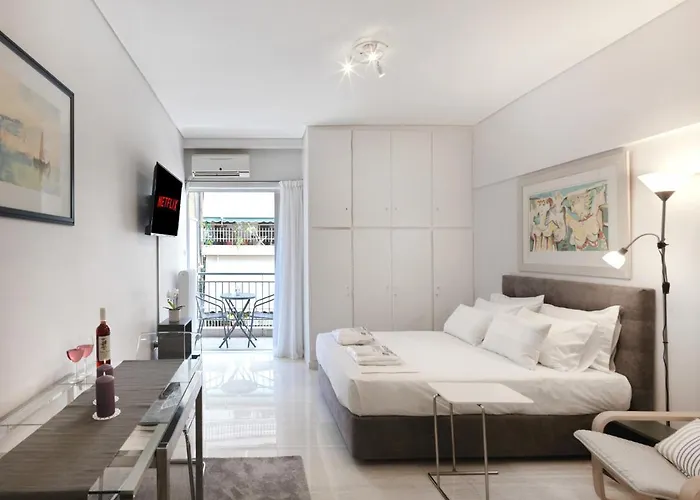 Modern Studio Opposite The Areios Pagos Court.